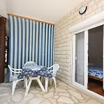 And With Parking Space - Murter - 5082 Guest house 3*