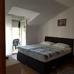And With Parking Space - Murter - 5082 Guest house 3*