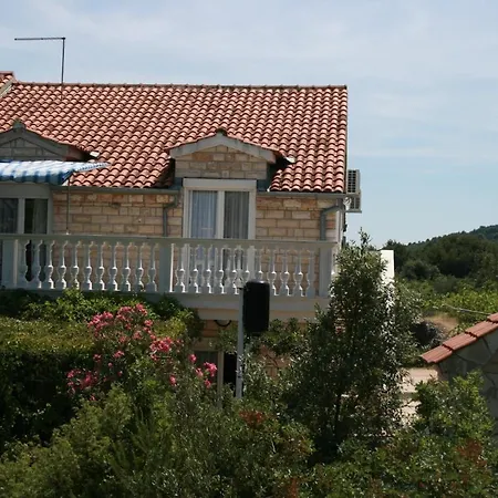 And With Parking Space Jezera, Murter - 5082 3* Jezera