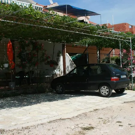 And With Parking Space - Murter - 5082 Jezera