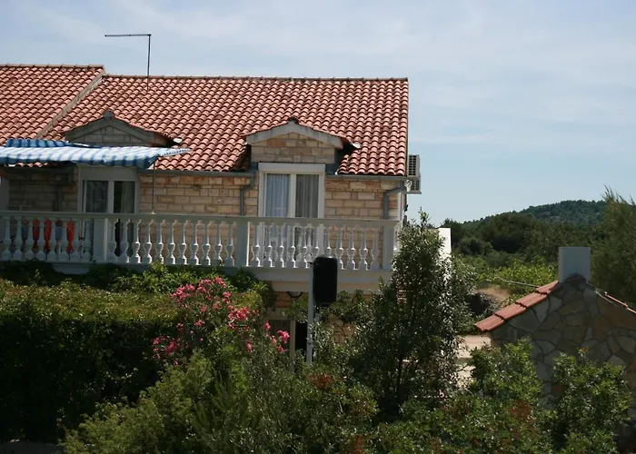 And With Parking Space Jezera, Murter - 5082 3* Jezera