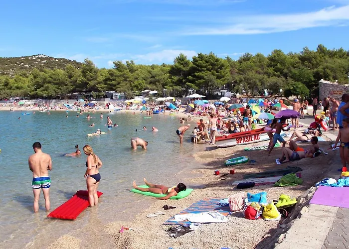 Гостевой дом And With Parking Space Jezera, Murter - 5082 3*