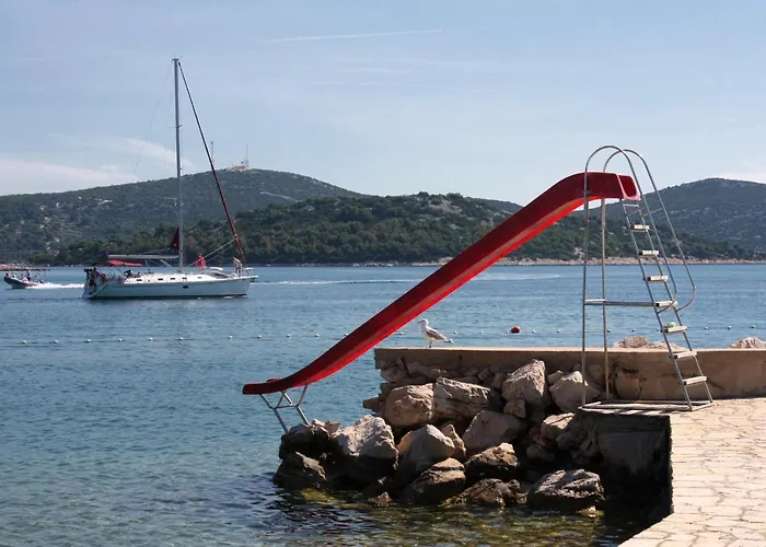 And With Parking Space Jezera, Murter - 5082 Гостевой дом Езера