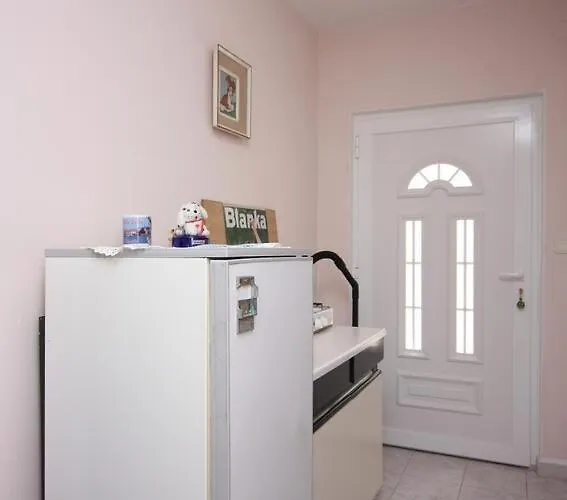 Гостевой дом And With Parking Space Jezera, Murter - 5082 3*